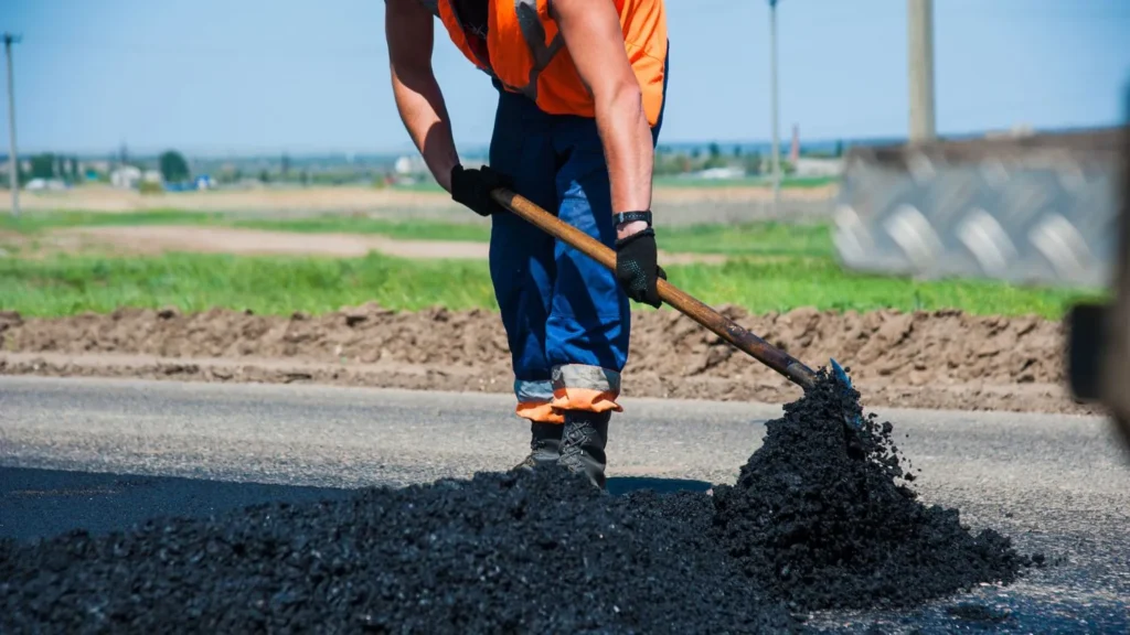 obra embargada na rodovia