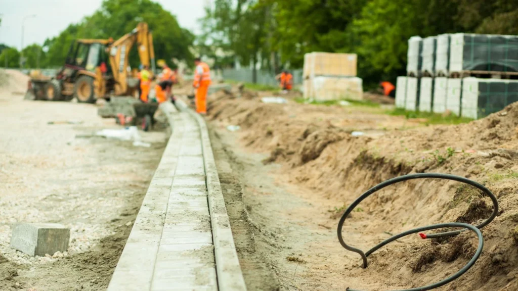 obra embargada na rodovia